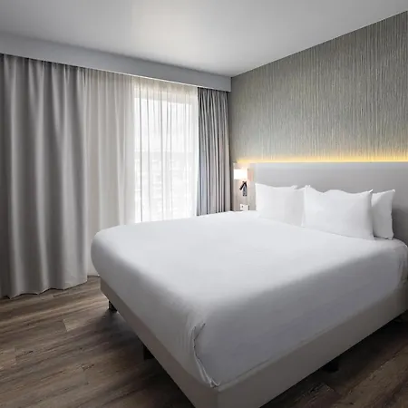 By Marriott Paris Charles De Gaulle Airport Roissy-en-France