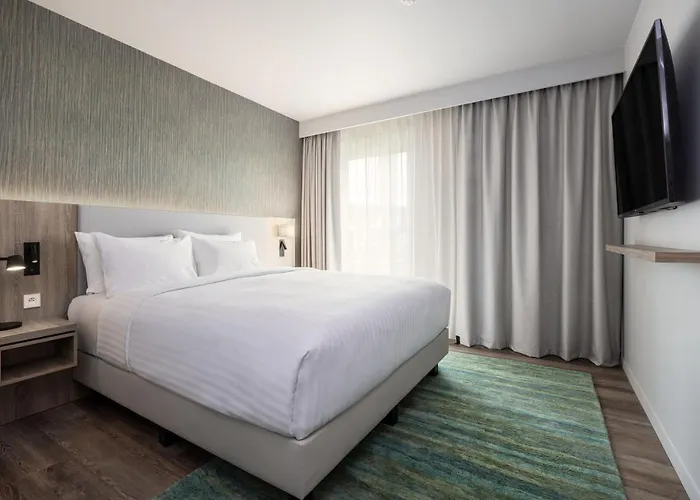 By Marriott Paris Charles De Gaulle Airport 酒店