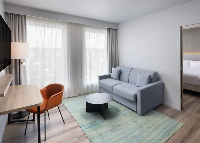 호텔 By Marriott Paris Charles De Gaulle Airport 4*